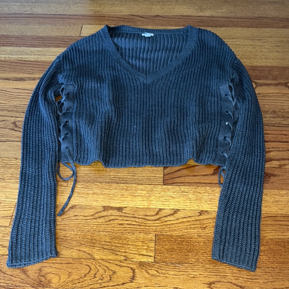 Garage Woman’s Grey V-Neck Sweater With Ties Size S